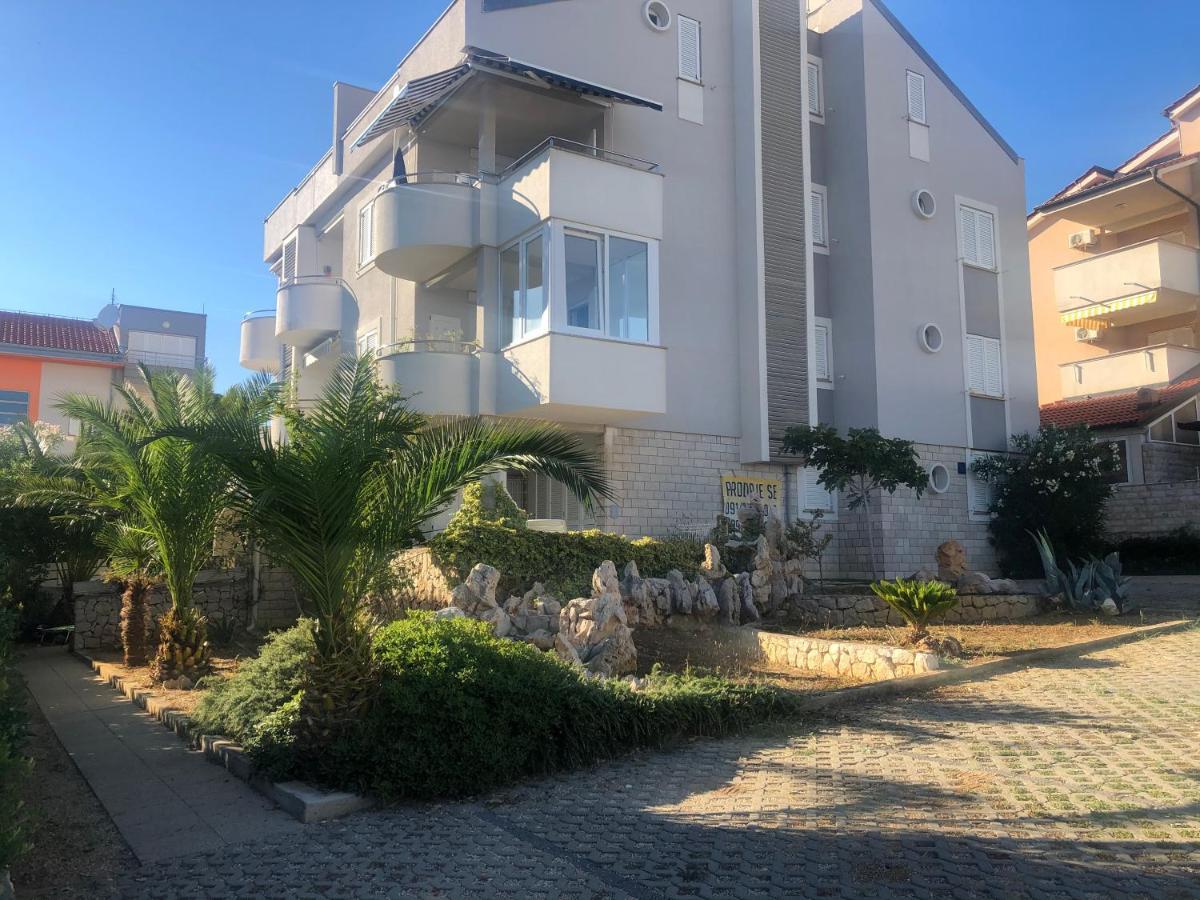 Apartment Dilba Novalja Ngoại thất bức ảnh