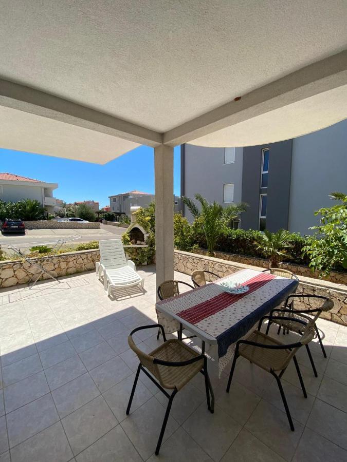 Apartment Dilba Novalja Ngoại thất bức ảnh