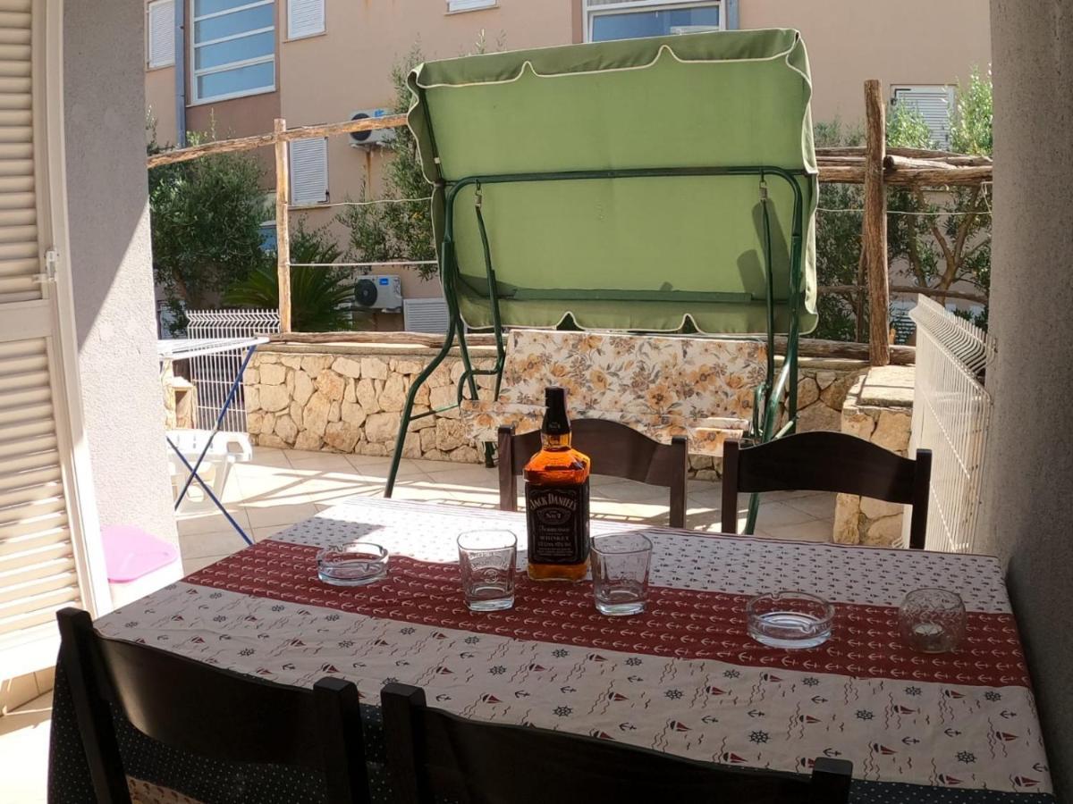 Apartment Dilba Novalja Ngoại thất bức ảnh
