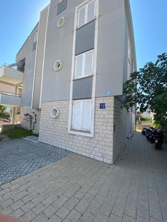 Apartment Dilba Novalja Ngoại thất bức ảnh